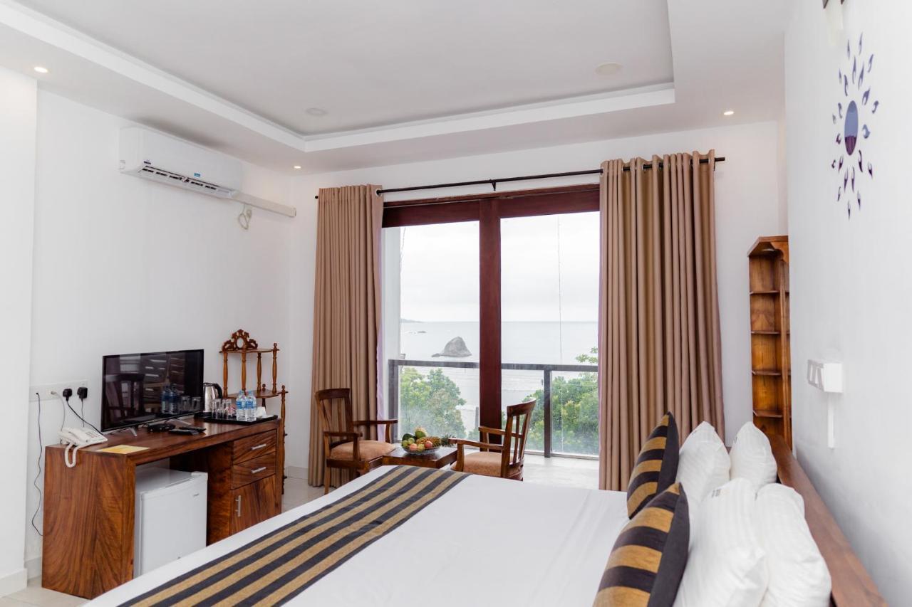 Centhara Beach Weligama Hotel Ngoại thất bức ảnh