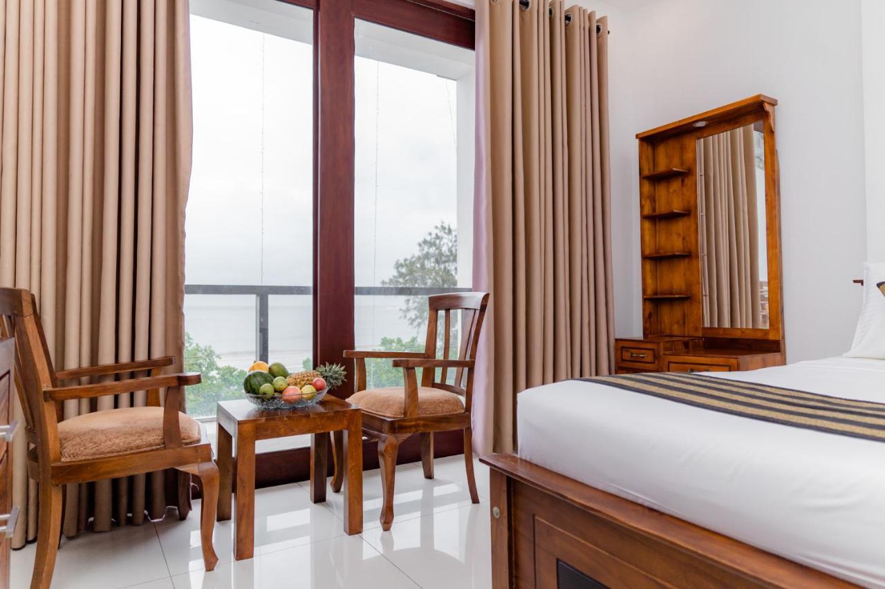 Centhara Beach Weligama Hotel Ngoại thất bức ảnh