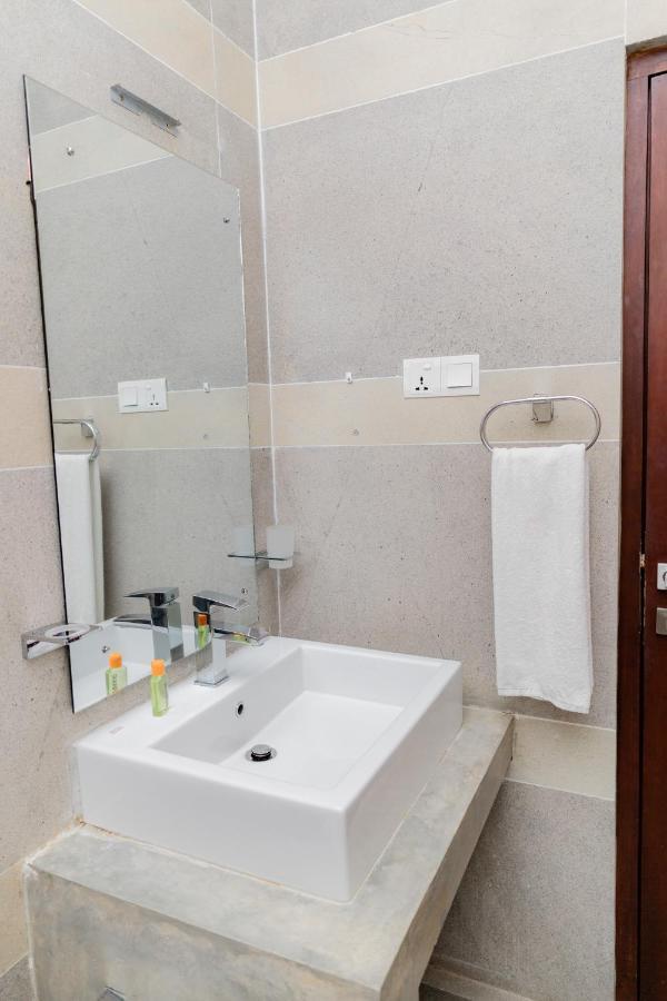 Centhara Beach Weligama Hotel Ngoại thất bức ảnh