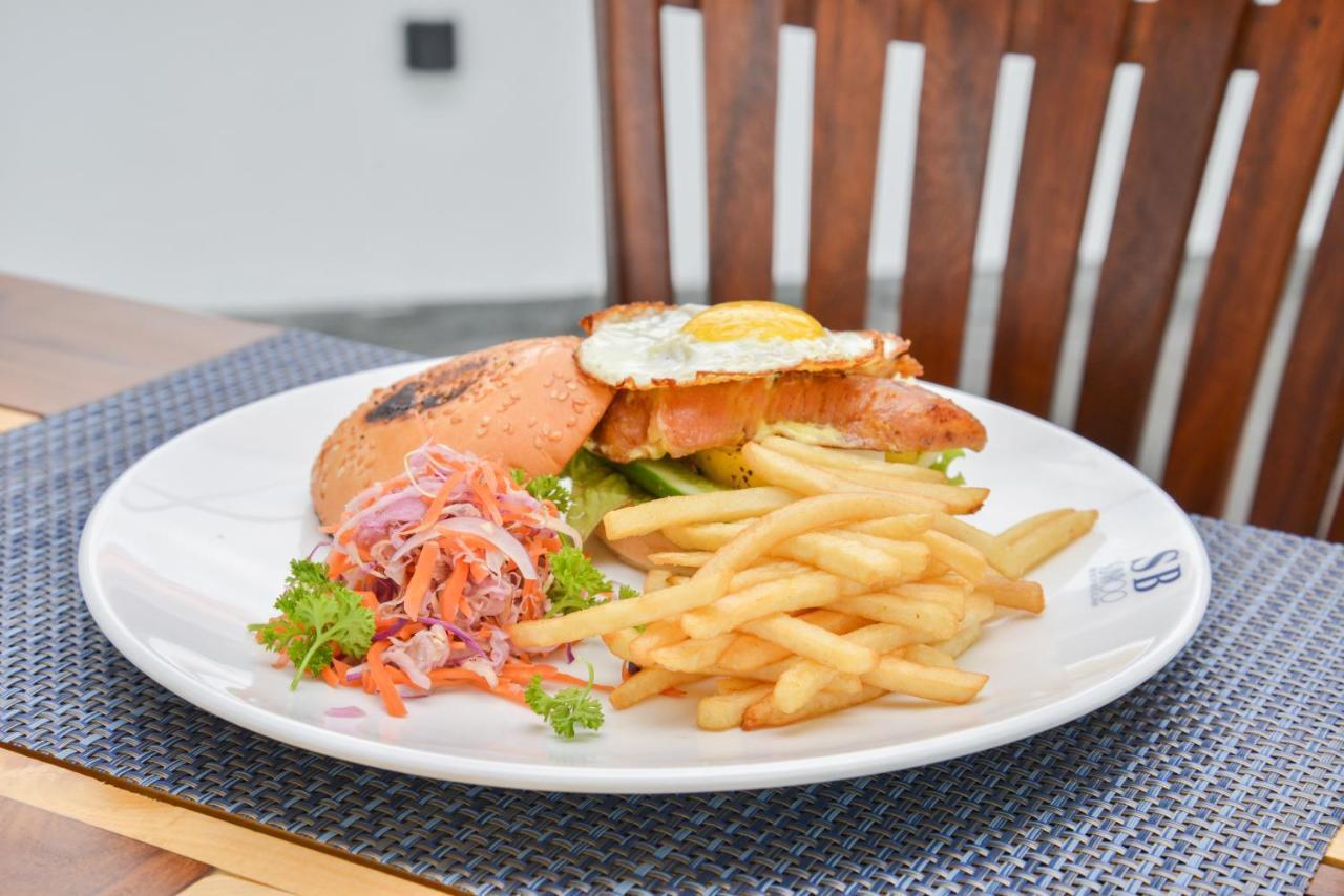 Centhara Beach Weligama Hotel Ngoại thất bức ảnh